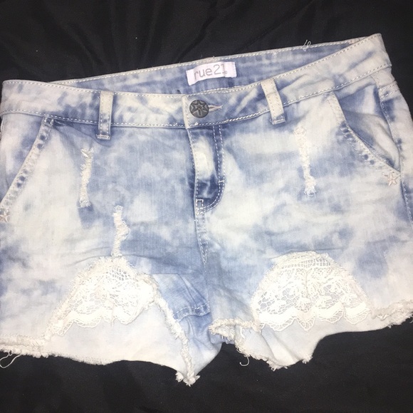 Shorts - Picture 4 of 5